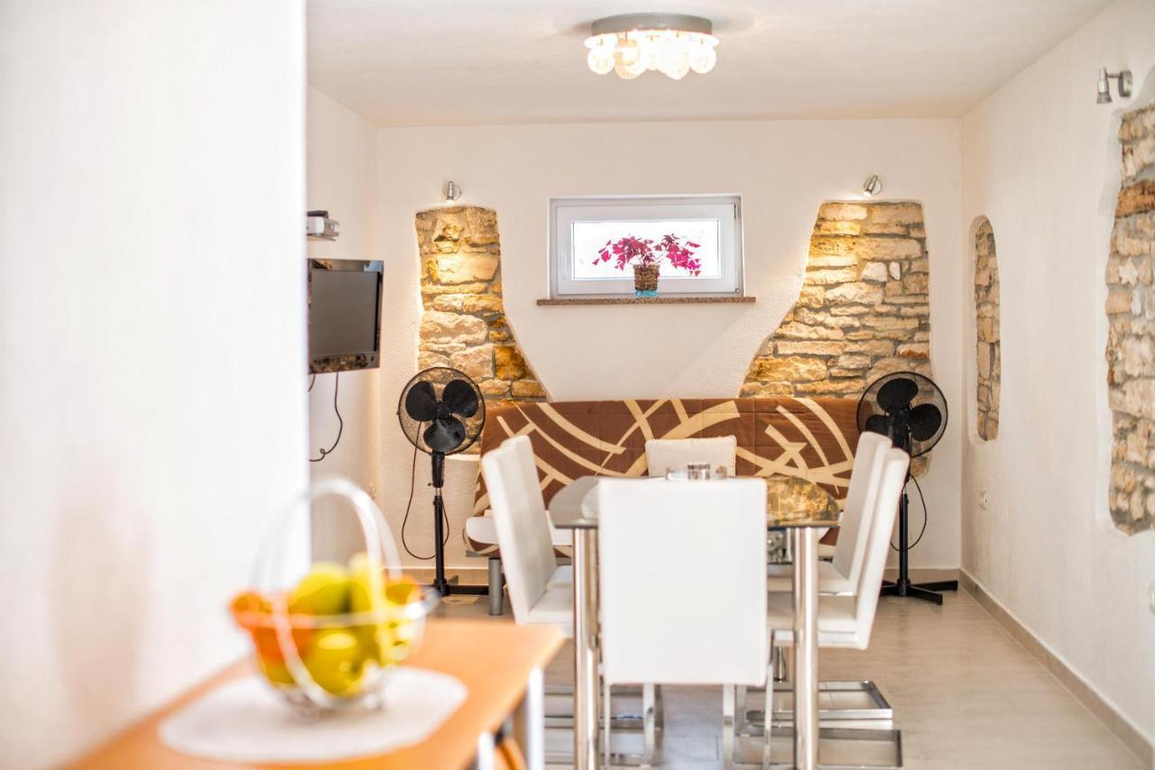 Apartments Salcinovic Медулин Экстерьер фото
